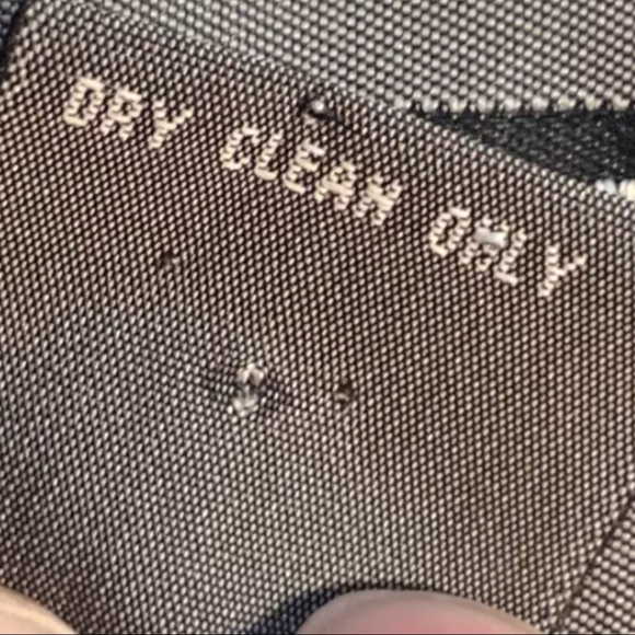 Nouveaux 100% wool open front red and black plaid sweater with frayed edges - Picture 5 of 5